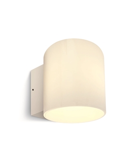 White 10W Wall light, IP65 
AC LED
Complies with standard EN60598-1 and any other specific standards.