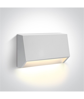 White 1,5W LED wall light, IP65, ideal for both indoor and outdoor
installation.