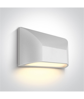 White 6W LED wall light IP65, ideal for both indoor and outdoor
installation.